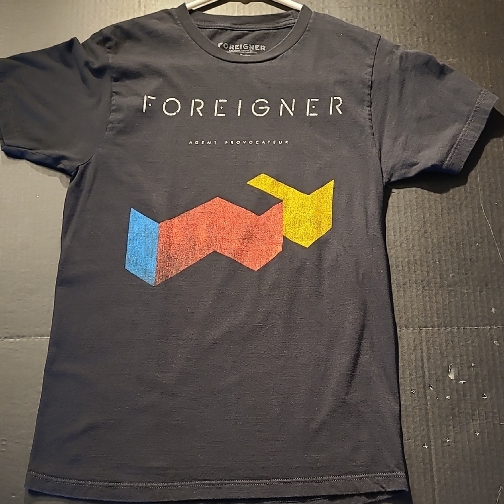 BAND TEE FOREIGNER Black Graphic T-Shirt Agent Provocateur 1984 Album Graphic